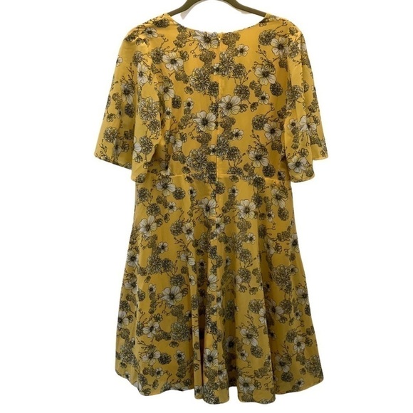 Torrid Faux Wrap Yellow Floral Dress (Size 10) - Picture 2 of 12
